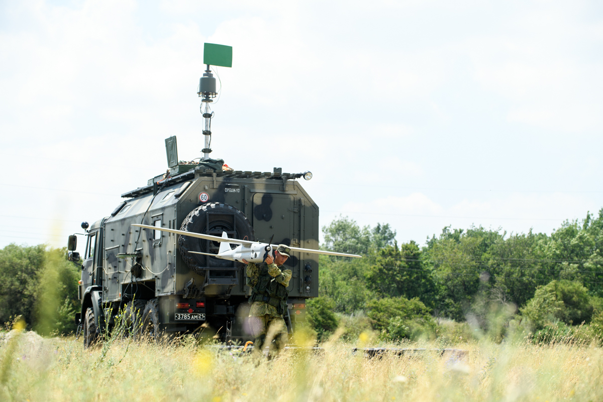 MP32M1 C2 vehicle and Orlan-10 UAV during Slavic Brotherhood-2018 exercise. Credit: https://en.wikipedia.org/wiki/File:SlavicBrotherhood2018-12.jpg